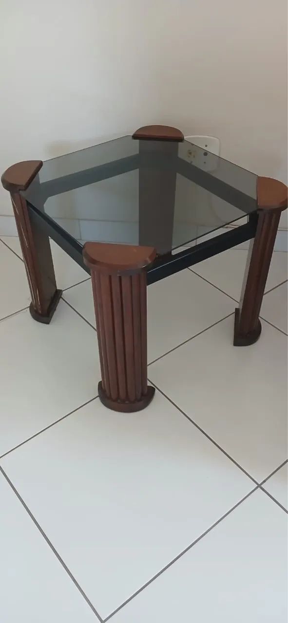 Mesa de canto de madeira e tampo de vidro - Foto 2