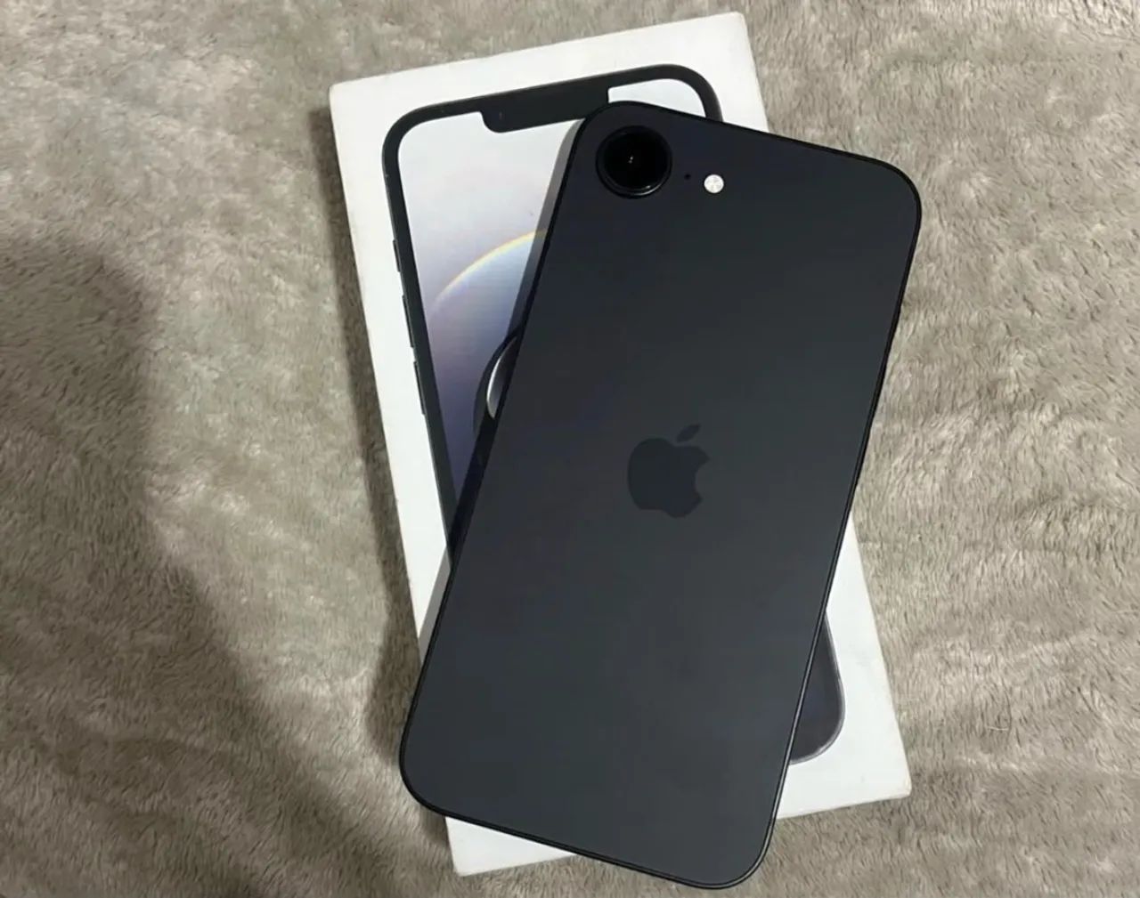 iPhone 16e 
