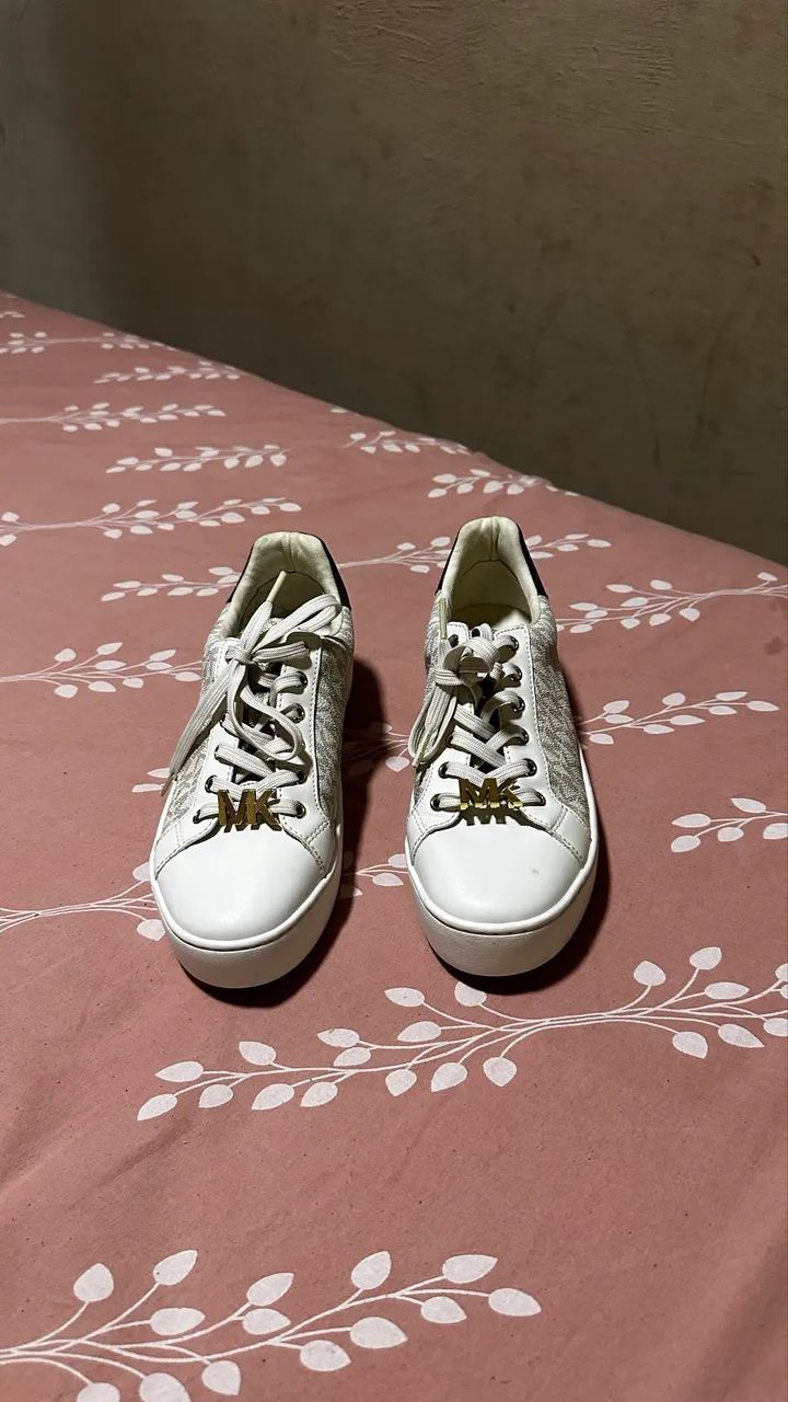 Vendo tênis feminino Michael Kros