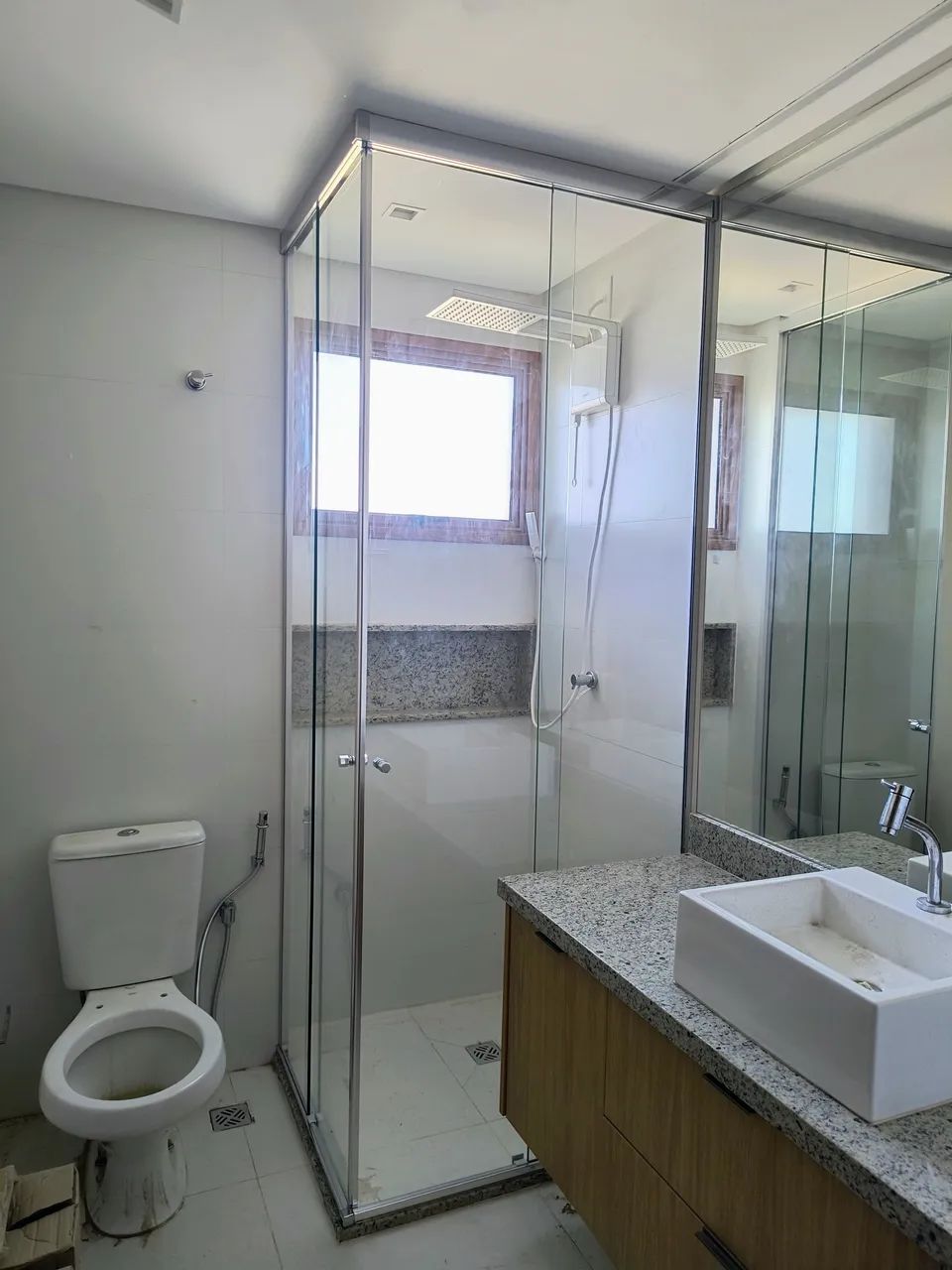 Vidraçaria - Manutenção e instalação de box, portas e janelas em vidros temperados 