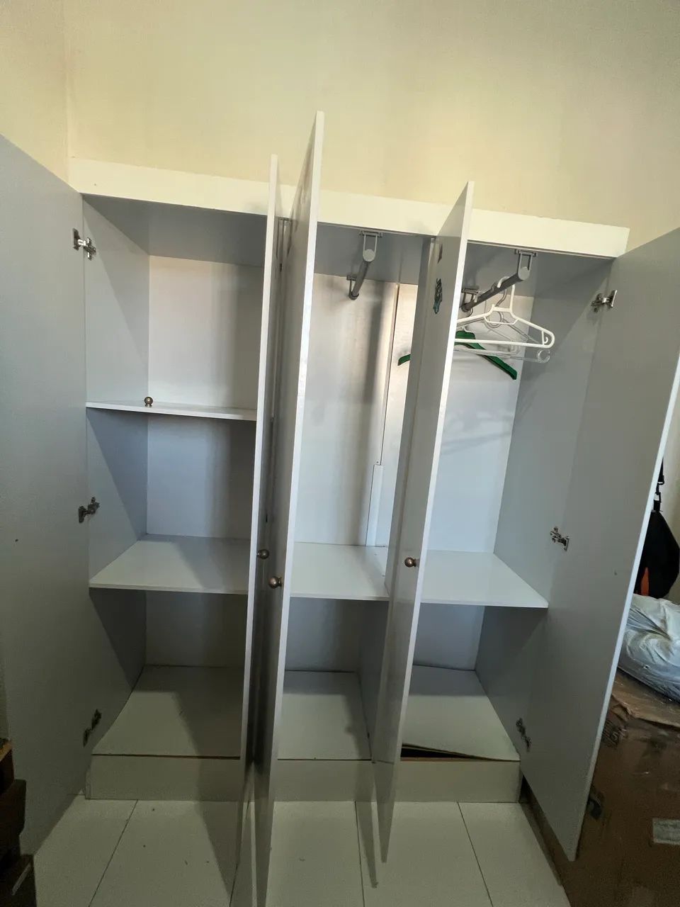 Guarda roupa 5 portas  - Foto 2