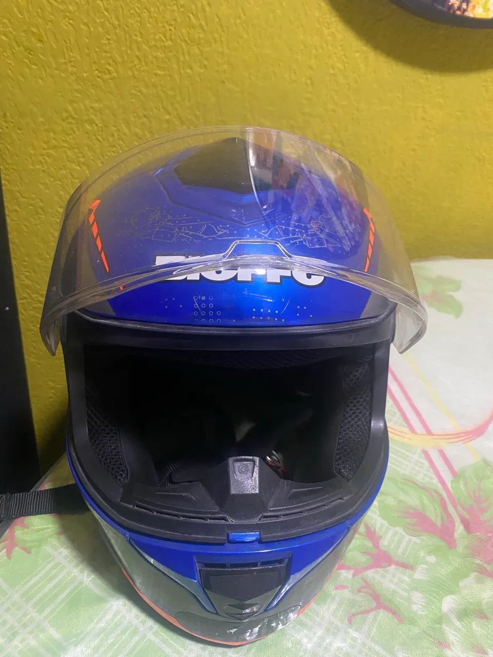 Vendo capacete  200