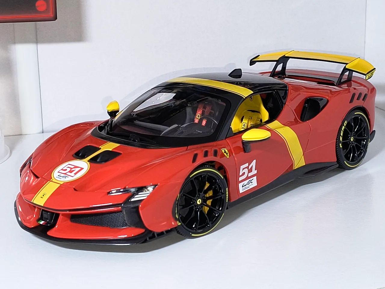 Miniatura Exclusiva Ferrari SF90 XX Stradale 1:18 WEC Edition