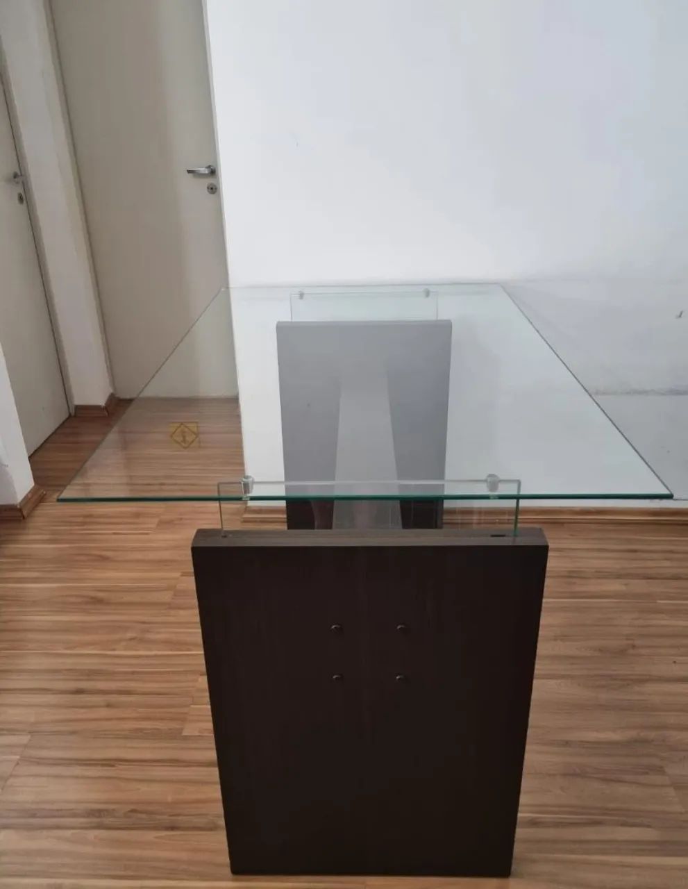 Mesa de Jantar Elegante com Tampo de Vidro - Foto 2