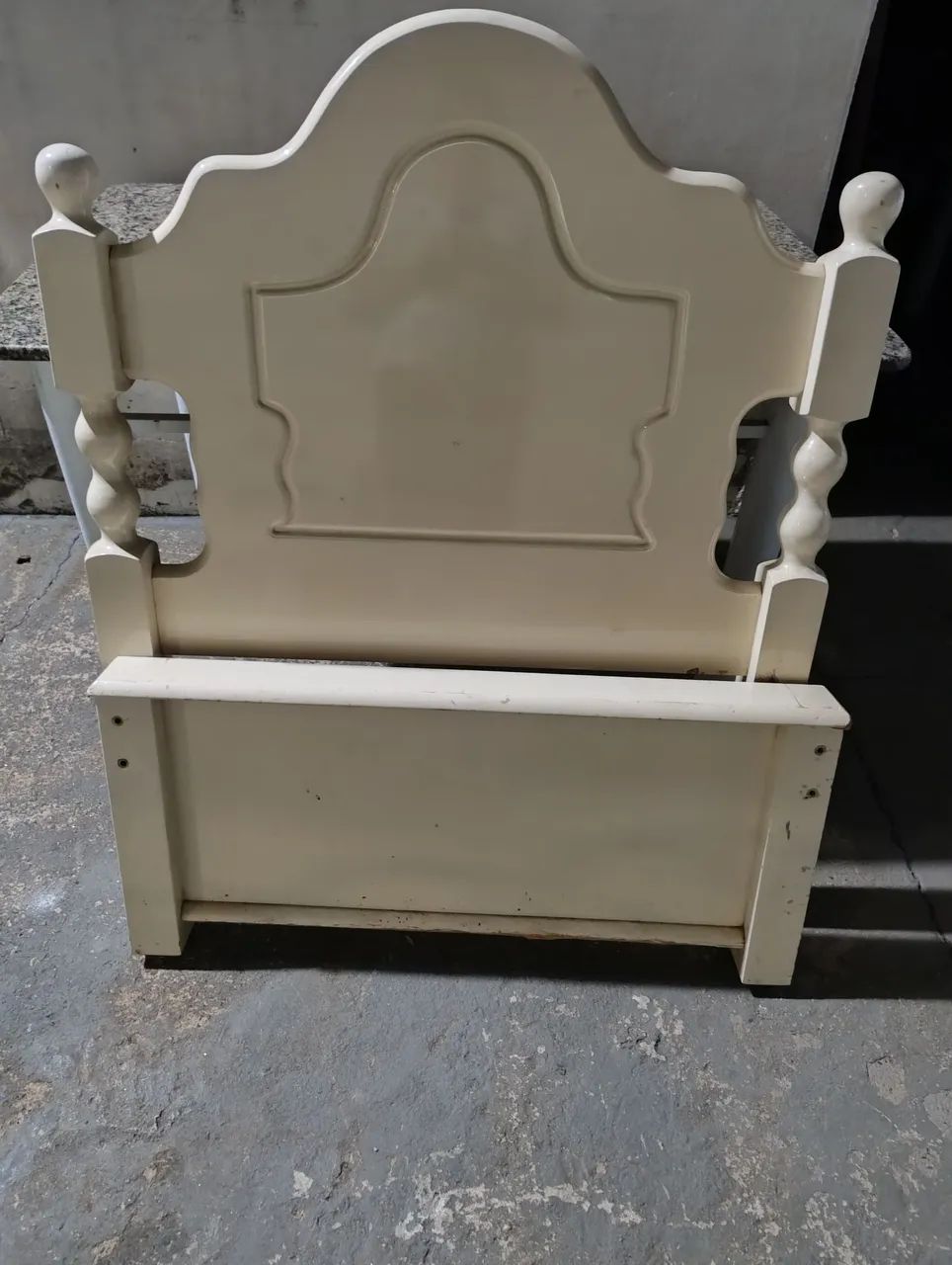 Cama de solteiro mais colchão ( entrego sem taxa)
