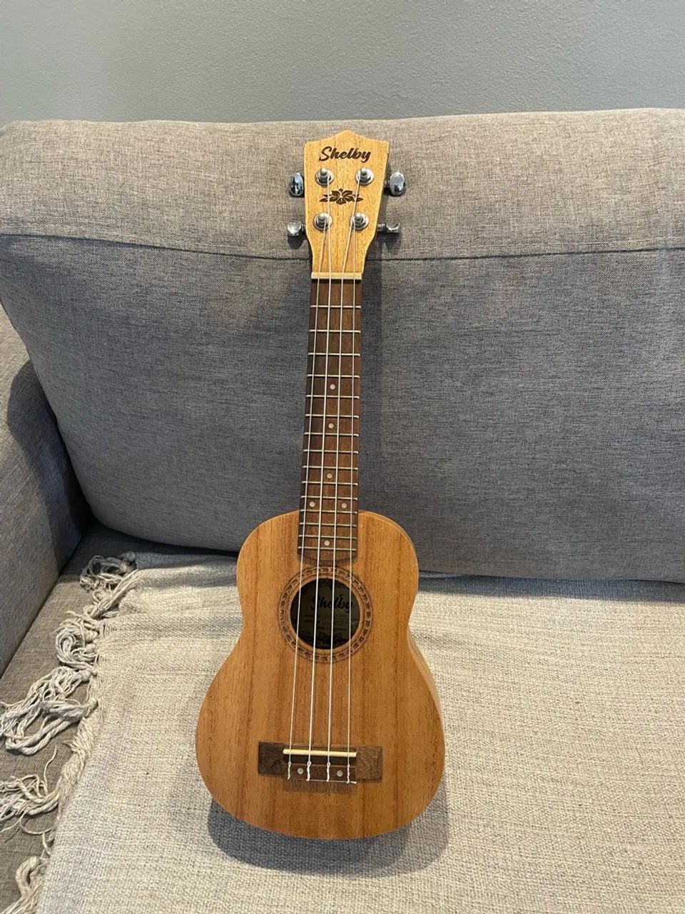 Ukulele Shelby sem detalhes  - Foto 4