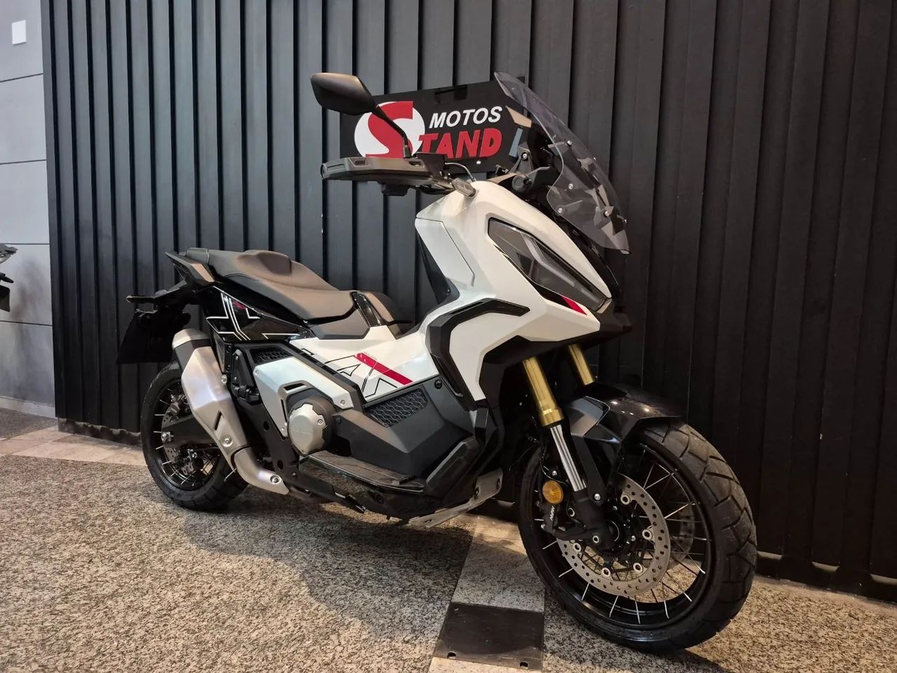 X adv 750  - Foto 3