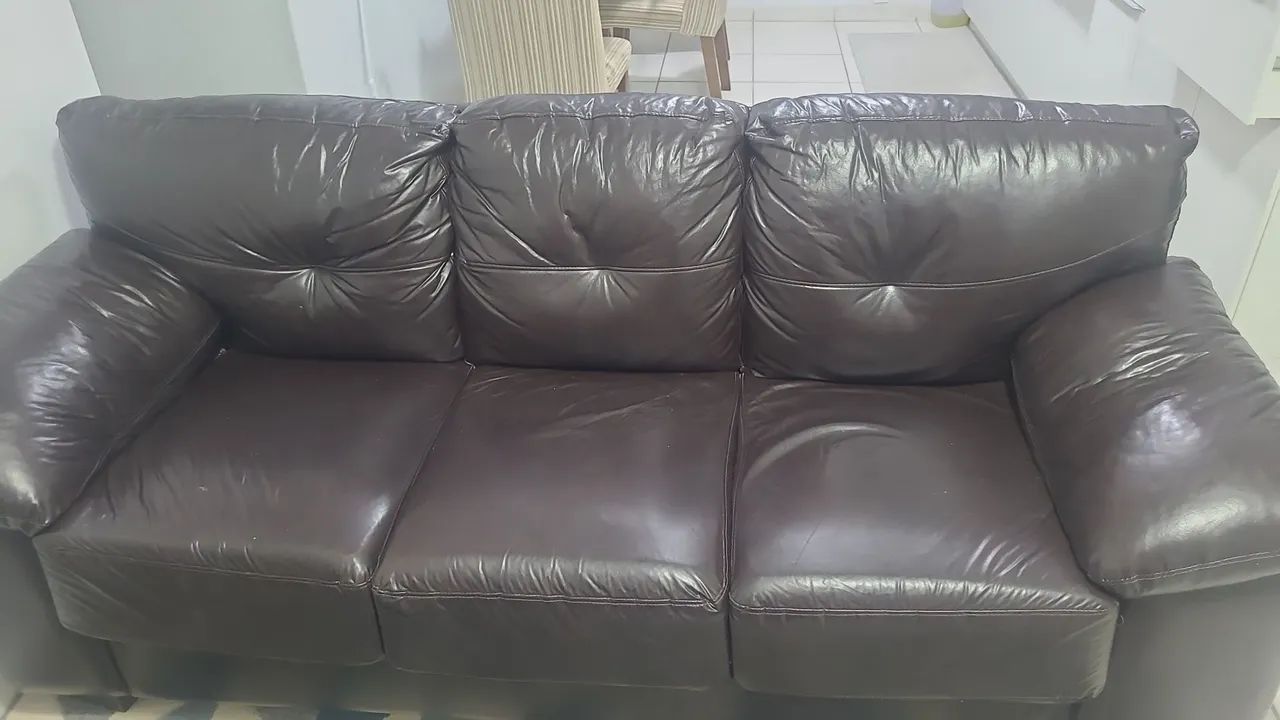 Sofa de courino 3 lugares - Foto 3