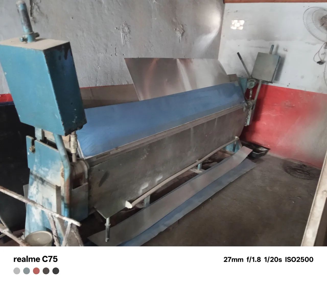 Vendo dobradeira de chapa 3 mt regua lisa da cor dob - Foto 2