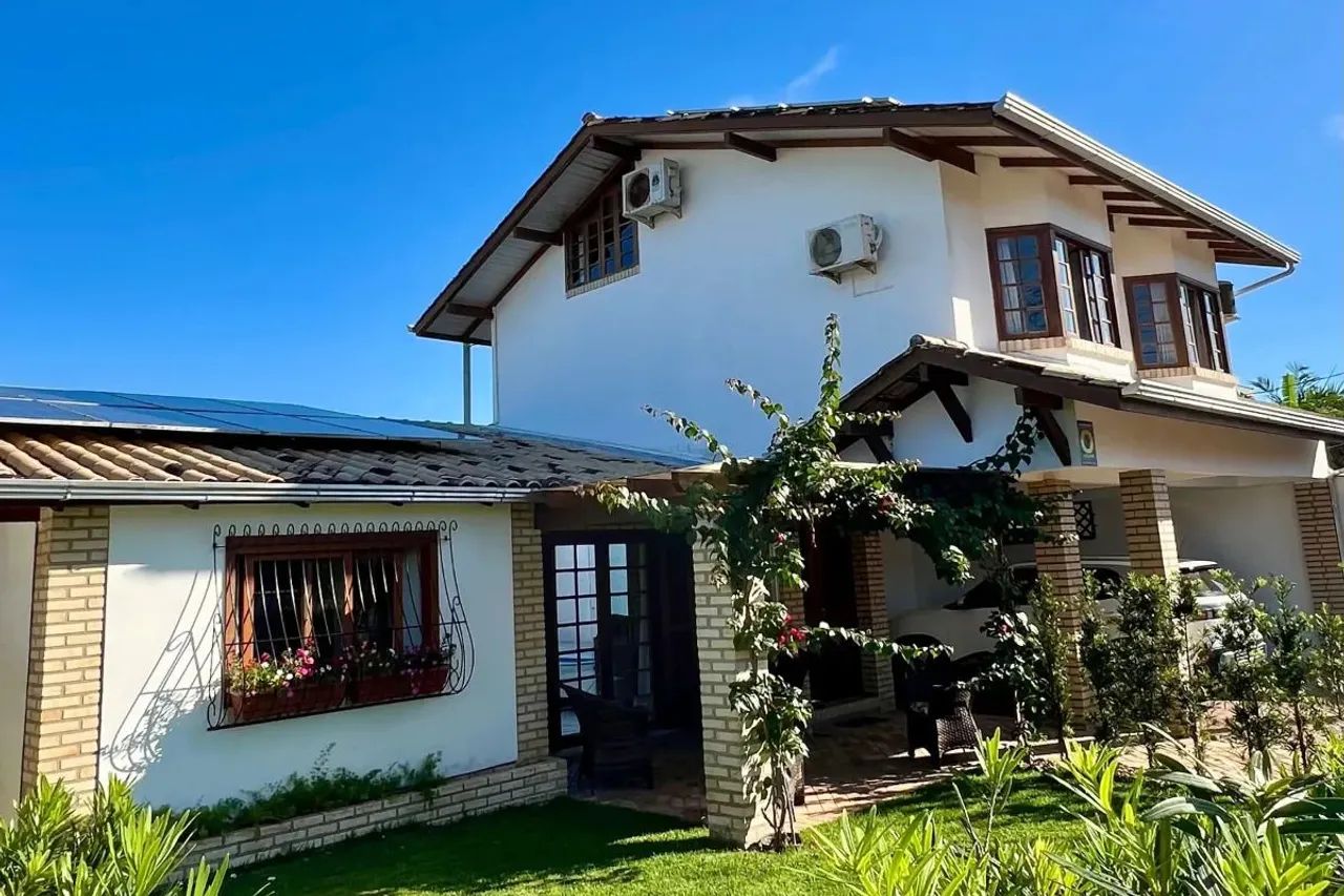 Casa com Piscina e 4 quartos na Praia do Campeche, em Florianópolis. - Foto 2