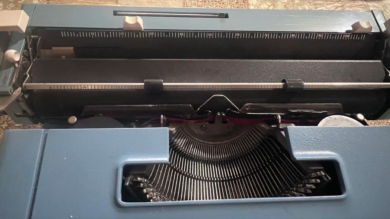 Máquina de escrever 451035311679754242