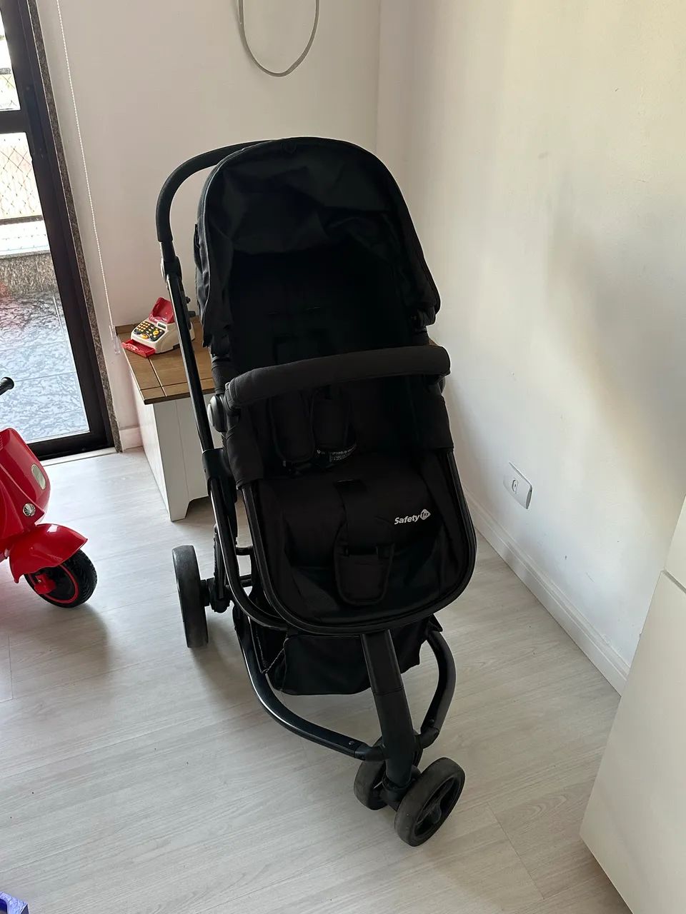Carrinho de Bebê Safety 1st Mobi Preto - Excelente Estado