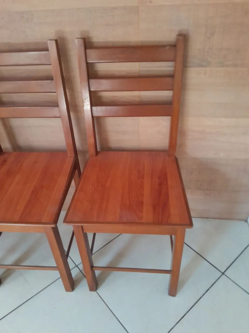 Vendo 4 cadeiras de madeiras rústicas  - Foto 2