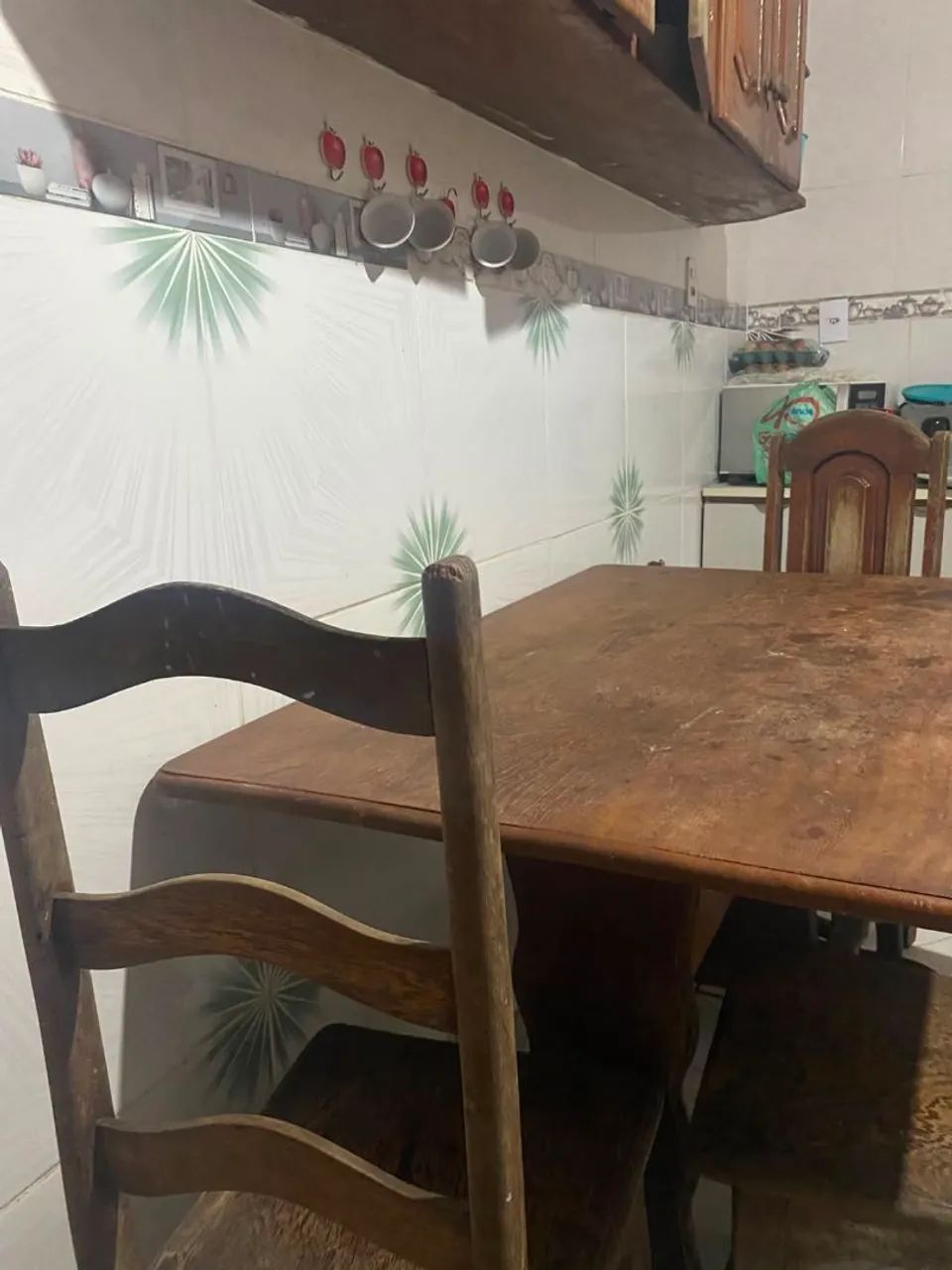 Mesa com 4 cadeiras 350