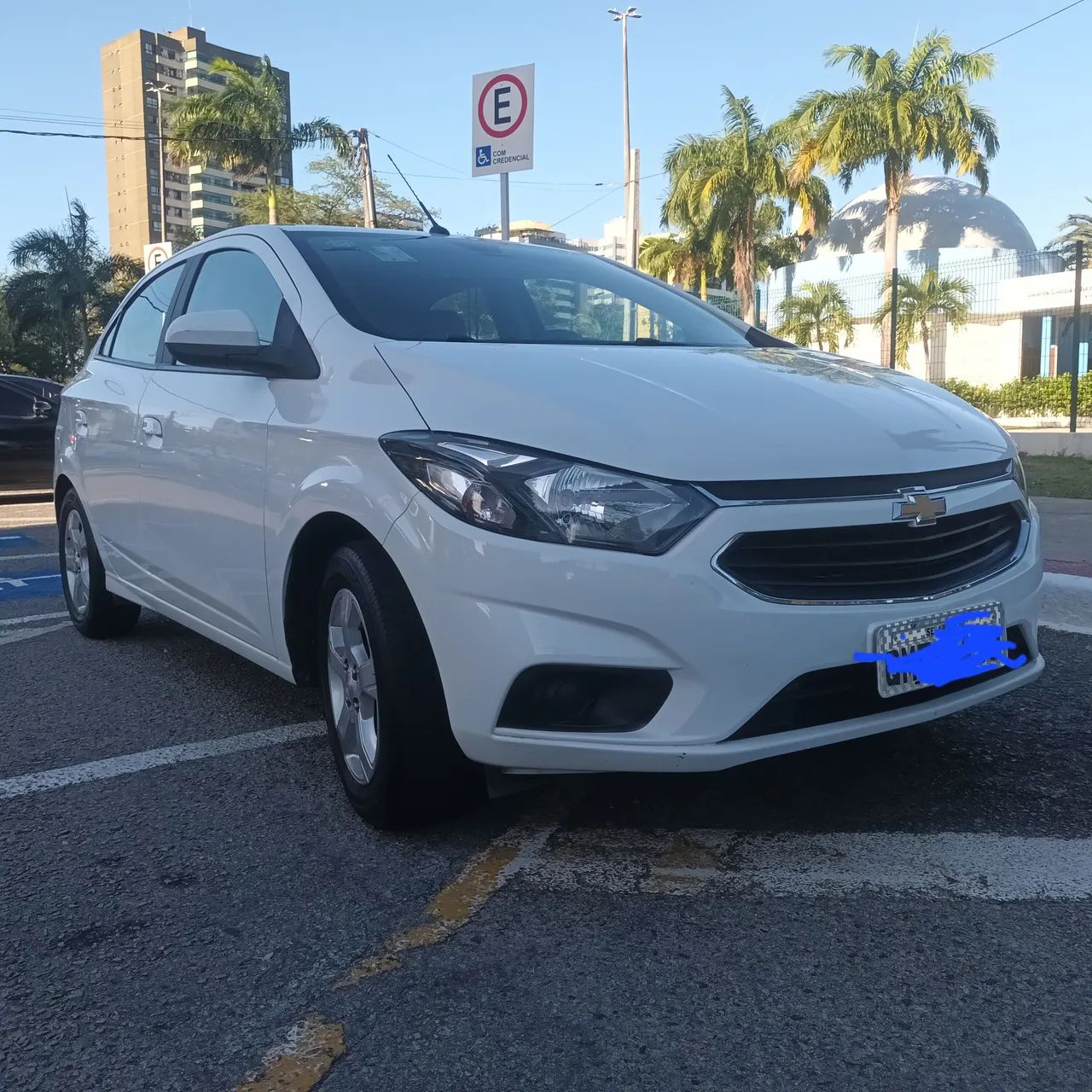 Chevrolet Onix Hatch LT 1.4 8V Flex Mec. 4P 2019 - Foto 2