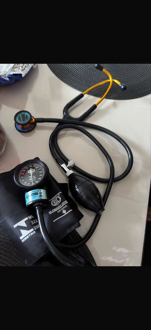 estetoscópio e esfigmomanômetro bic