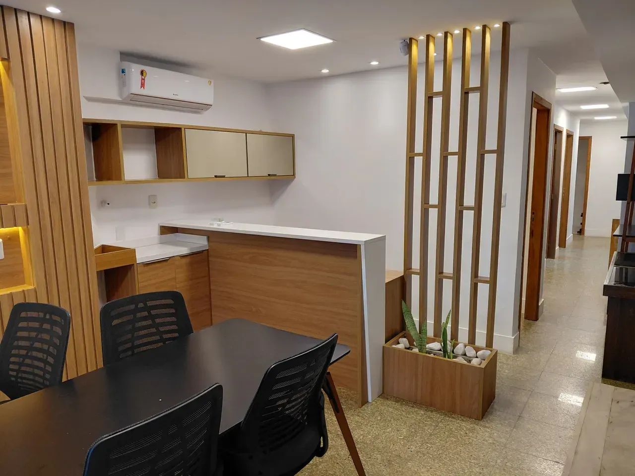 LOJA NA VITORIA COM RECEPÇÃO E 3 SALAS DE ATENDIMENTO - 2 VAGAS - Foto 5