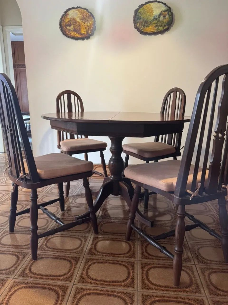 Mesa de Jantar Extensível Antiga + 4 Cadeiras de Madeira