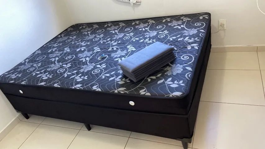 Cama de casal box 
