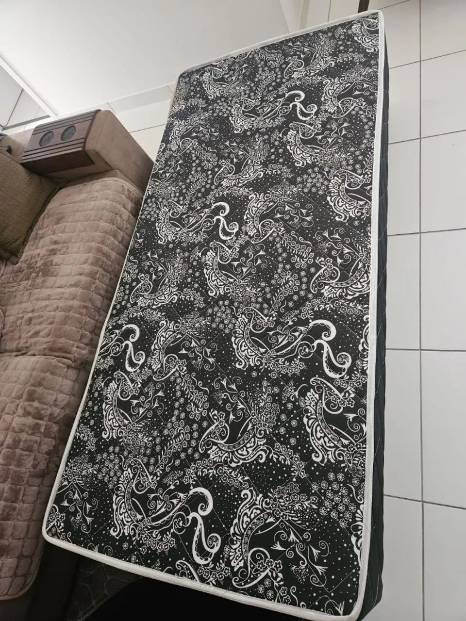 Base de cama de solteiro em ótimo estado  - Foto 2