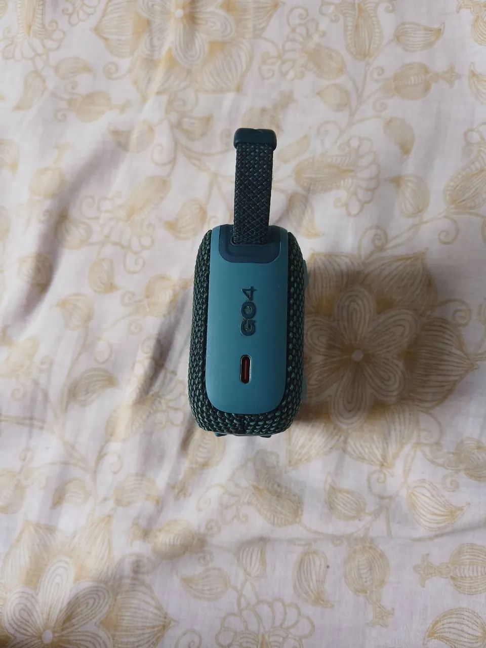 Jbl go 04