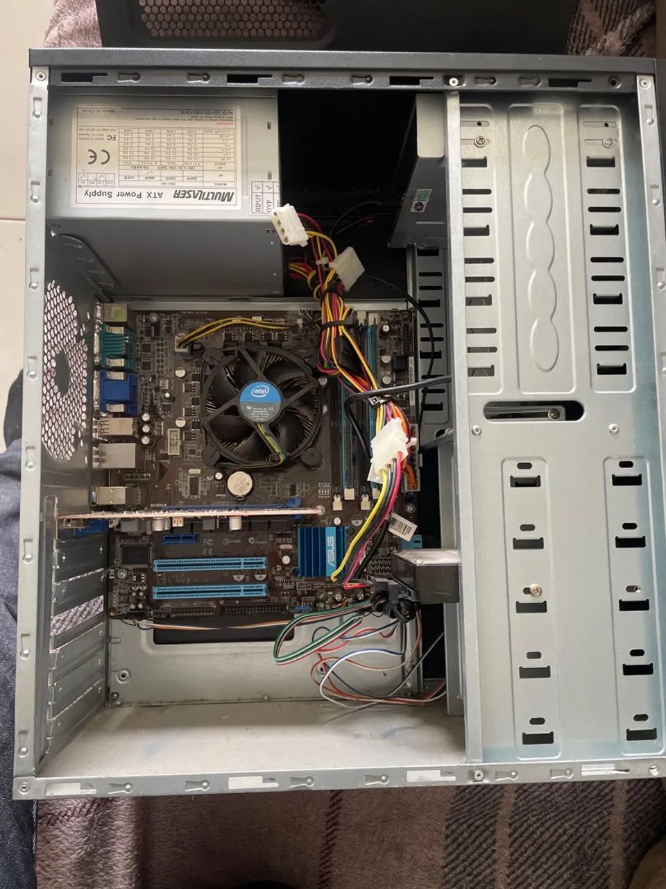 CPU 6GB Core I3 HD 500GB