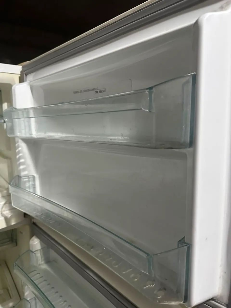 Geladeira Simples e Funcionando - À Venda - Foto 4