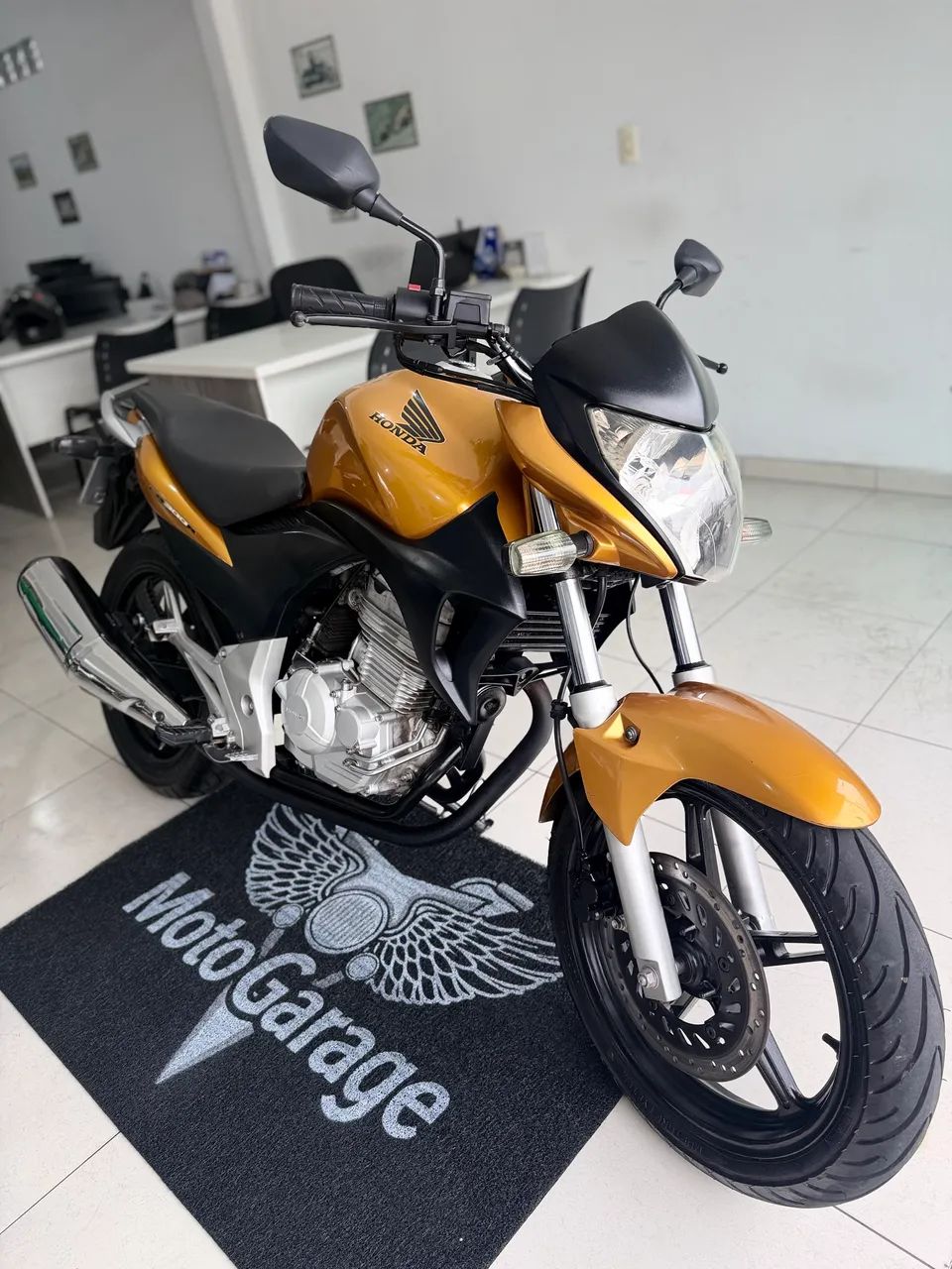 Honda CB 300r - 2010 - Foto 2