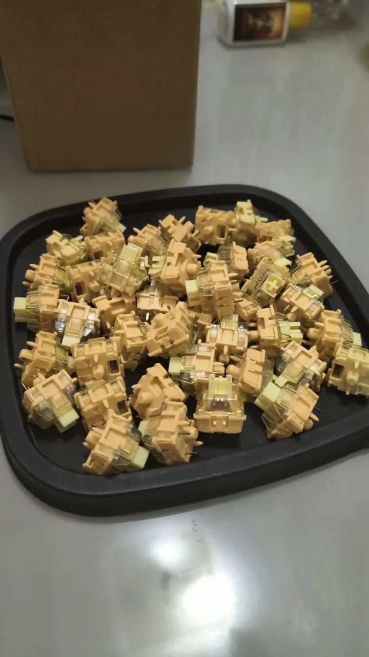 45 switchs akko cream yellow pro v3