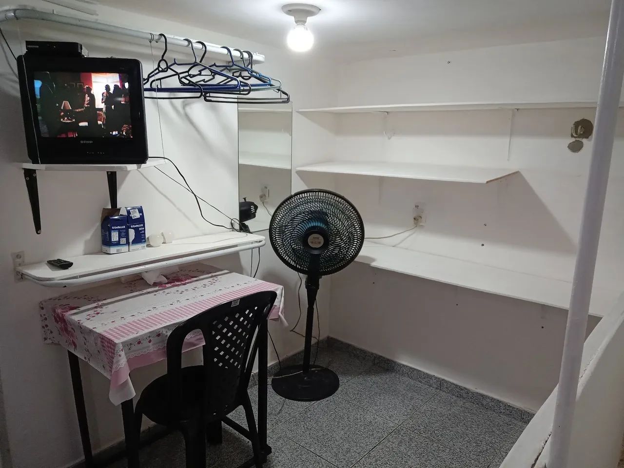  Kitnet MOBILIADO  ÁGUA WIFI GRÁTIS TELÉGRAFO 1000 REAIS SEM CAUÇÃO  - Foto 5