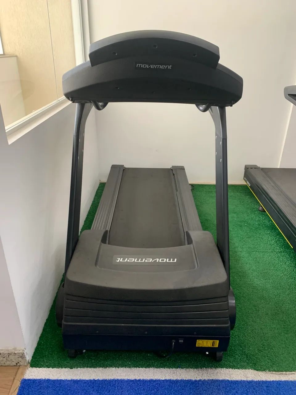 Vendo esteira Movement RT150 Black - Foto 5