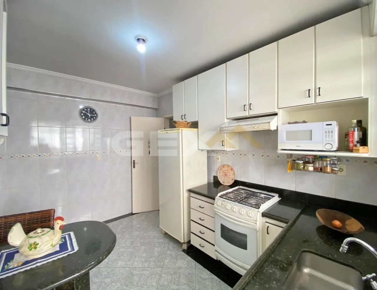 Apartamento à Venda, 3 quartos (1 suíte) no Centro de Divinópolis MG.