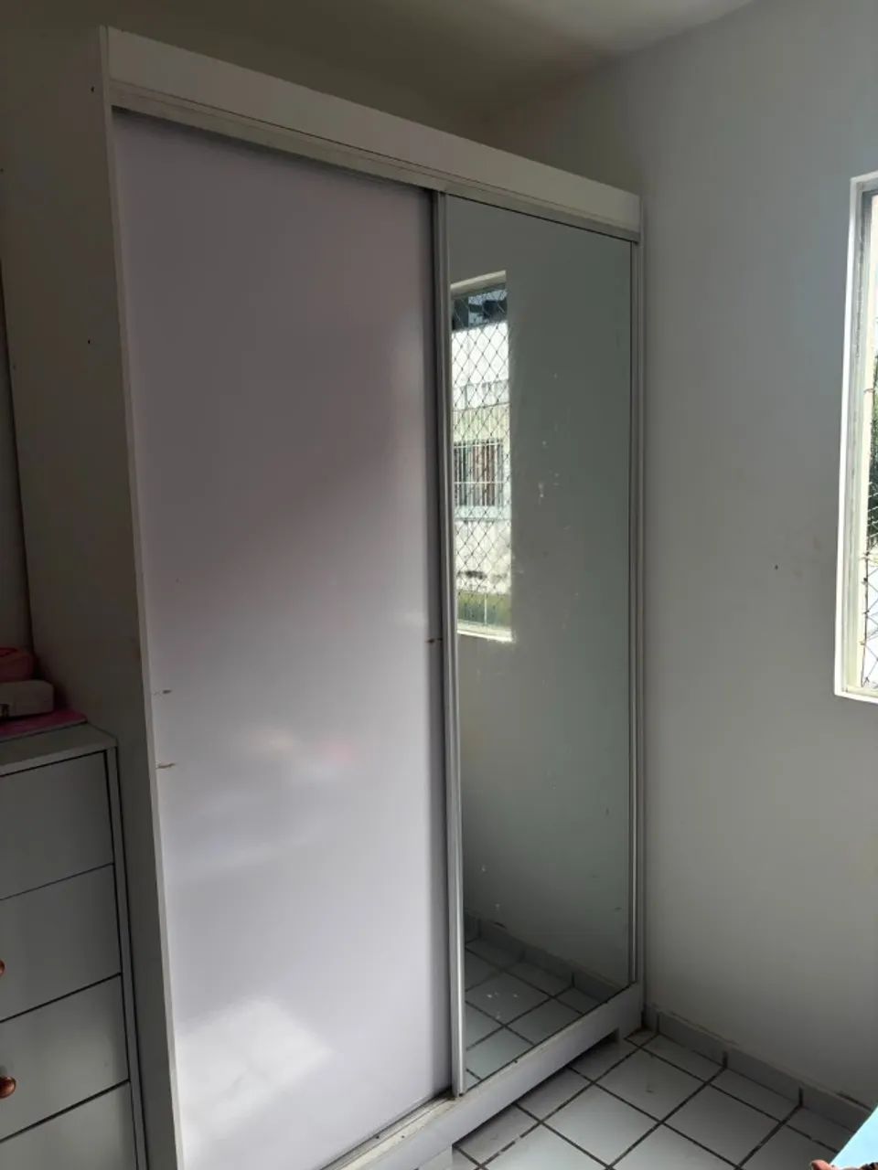 Guarda roupa duas portas grande