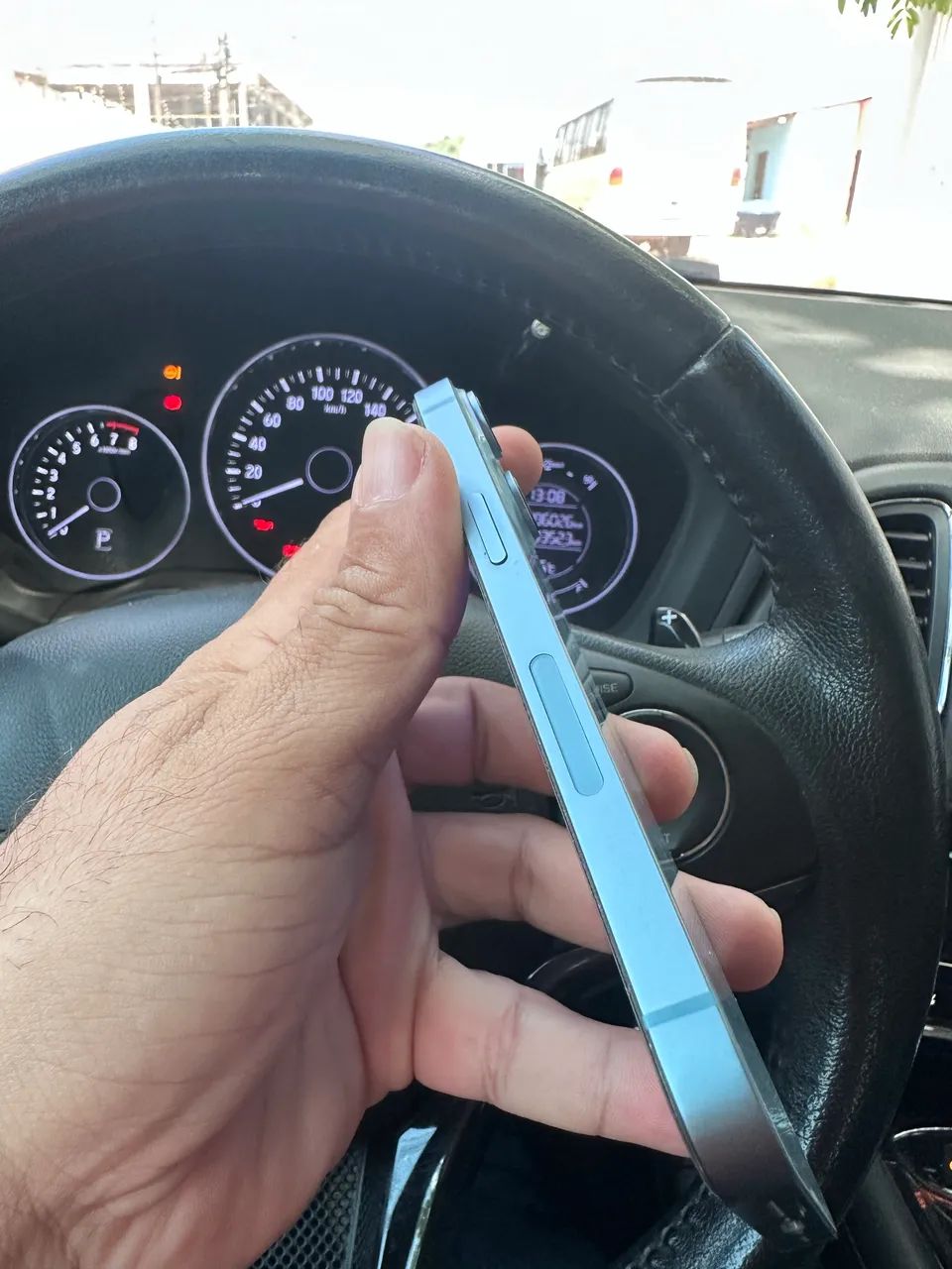 iPhone 14 128 GB semi-novo