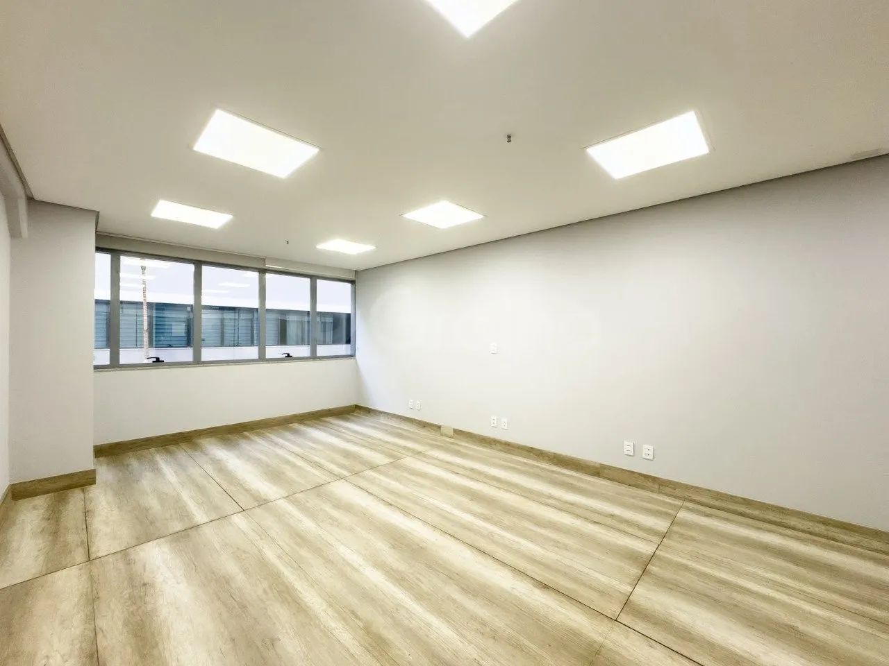 Sala Comercial de 34 m² no Saco Grandre - Foto 4