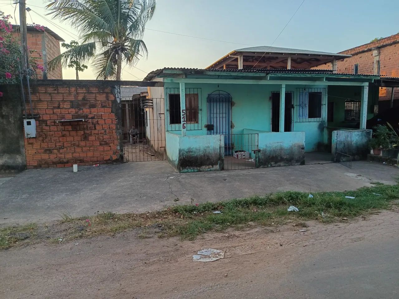 Vende-se uma casa no bairro Amazonas 