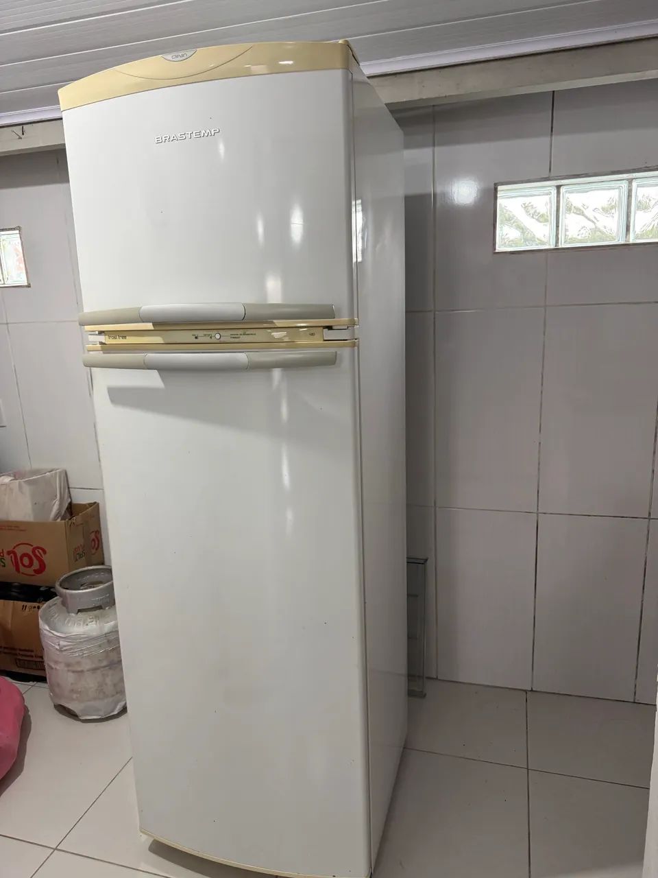 Vendo geladeira frost free 