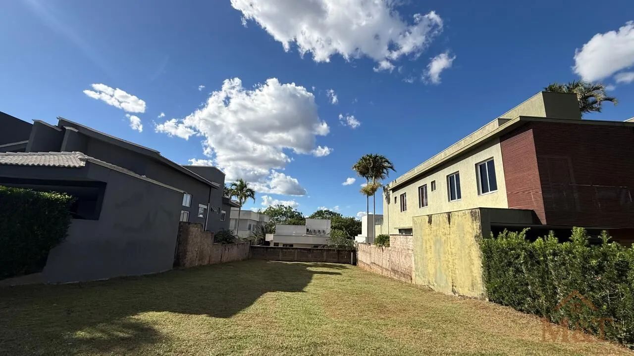 Lote de 381 m2 no Condomínio Valência - Foto 2
