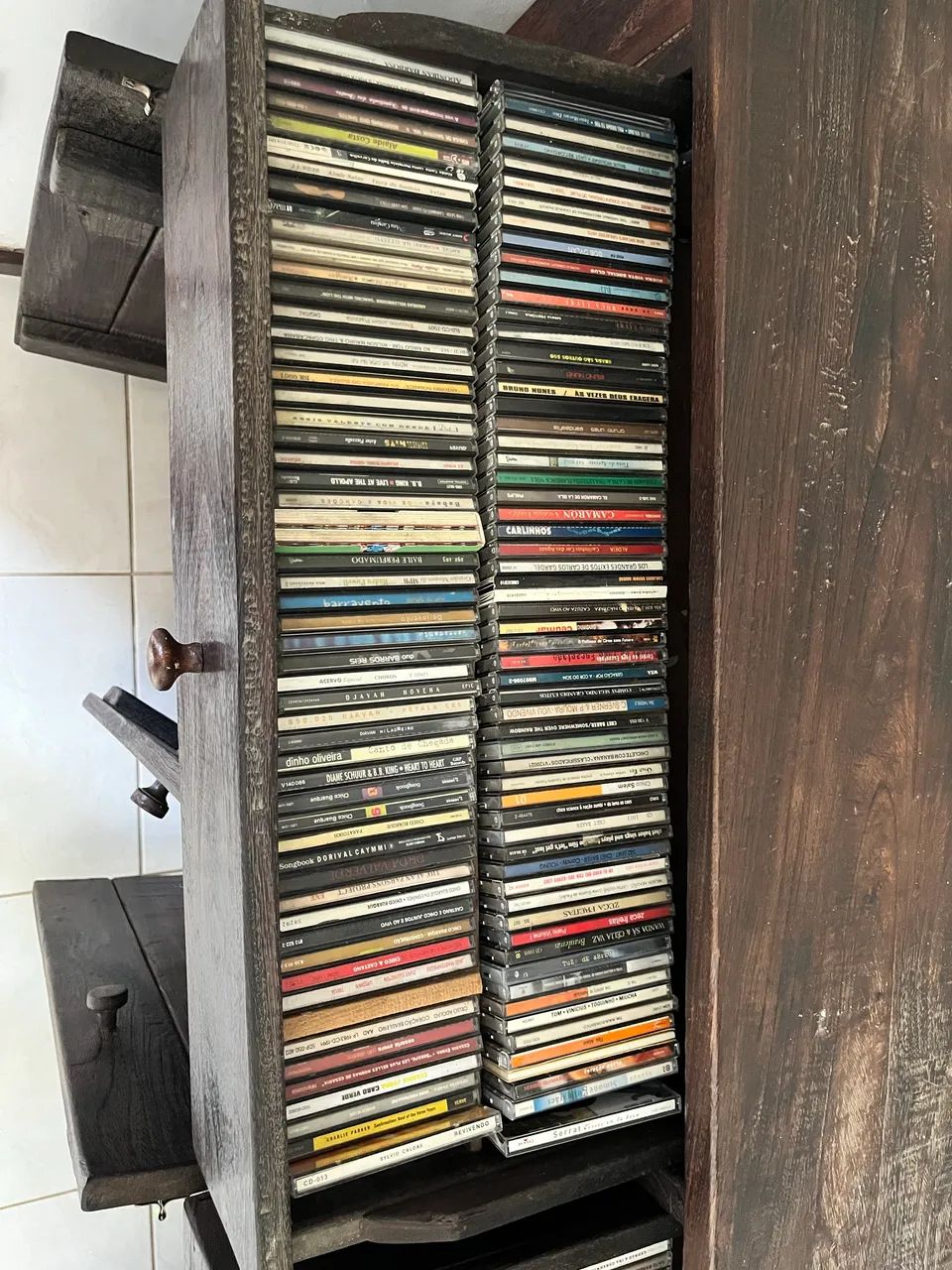 Lote de 700 CDs ORIGINAIS 