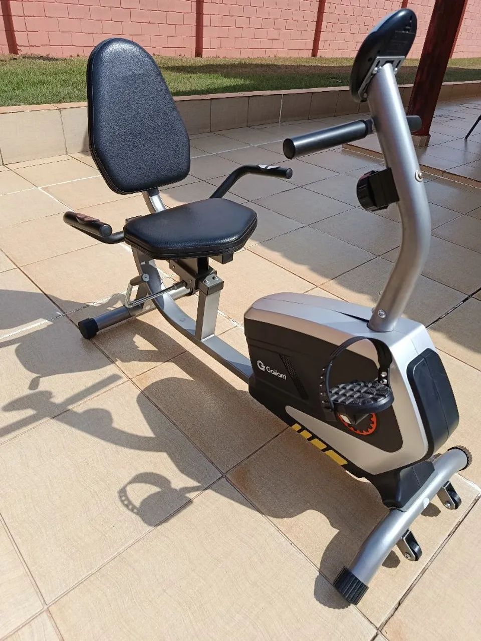 Vende-se bicicleta Ergométrica muito Nova  - Foto 2
