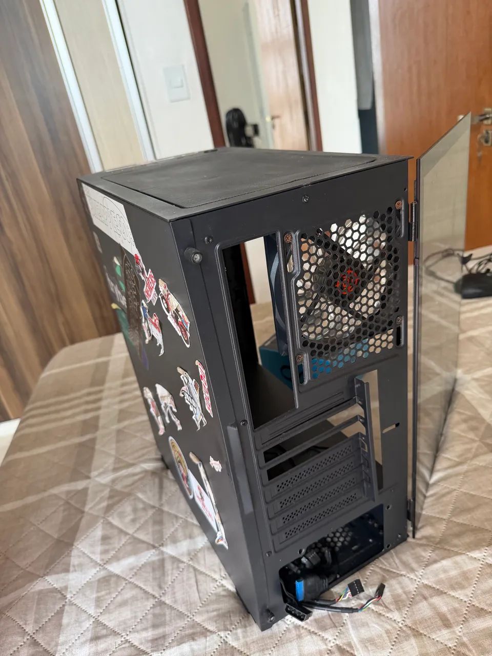 Gabinete gamer com ventoinha  - Foto 4