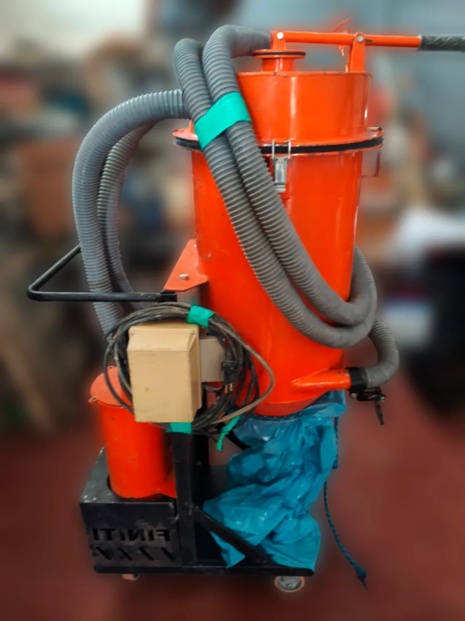 ASPIRADOR INDUSTRIAL FINIT 220v 3600 watts - Foto 2