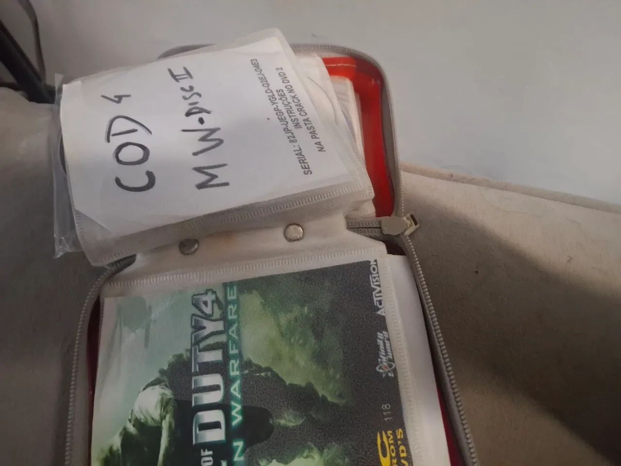 CDs de jogos pra pc e case pra CD vai junto - Foto 3