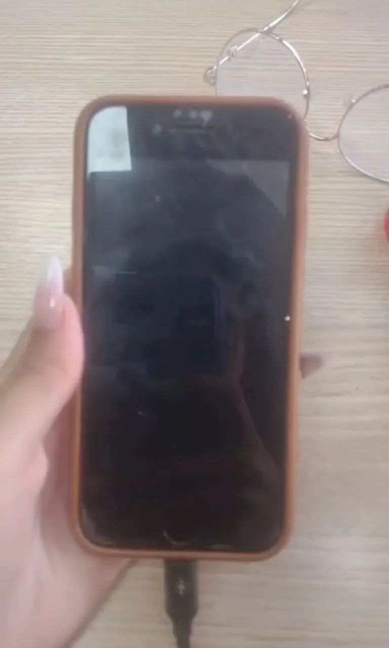 Vendo iPhone 8, tudo original vem com a notinha 