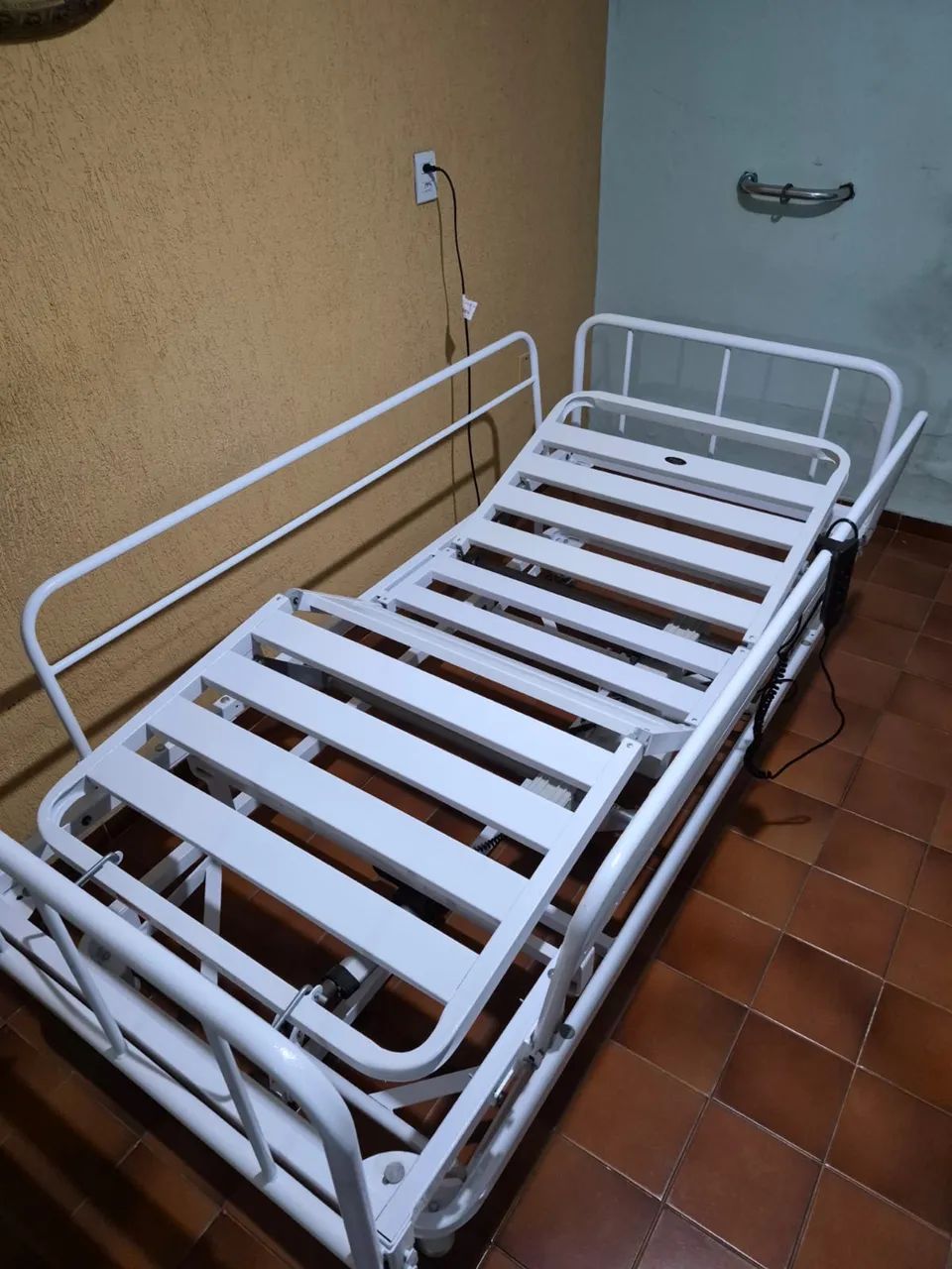 Cama hospitalar motorizada  - Foto 4
