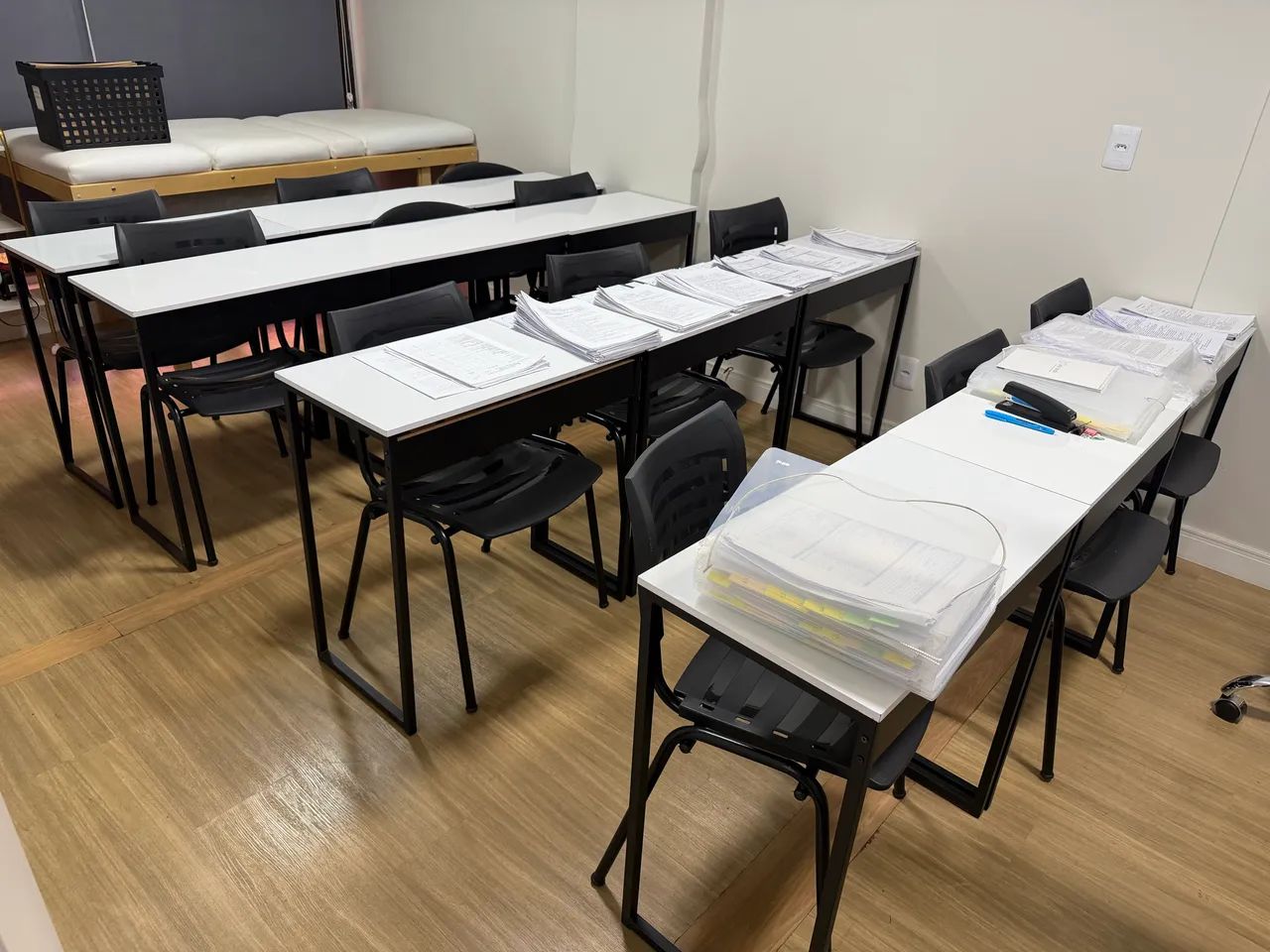 Vendo mesas novinhas em MDF  - Foto 2