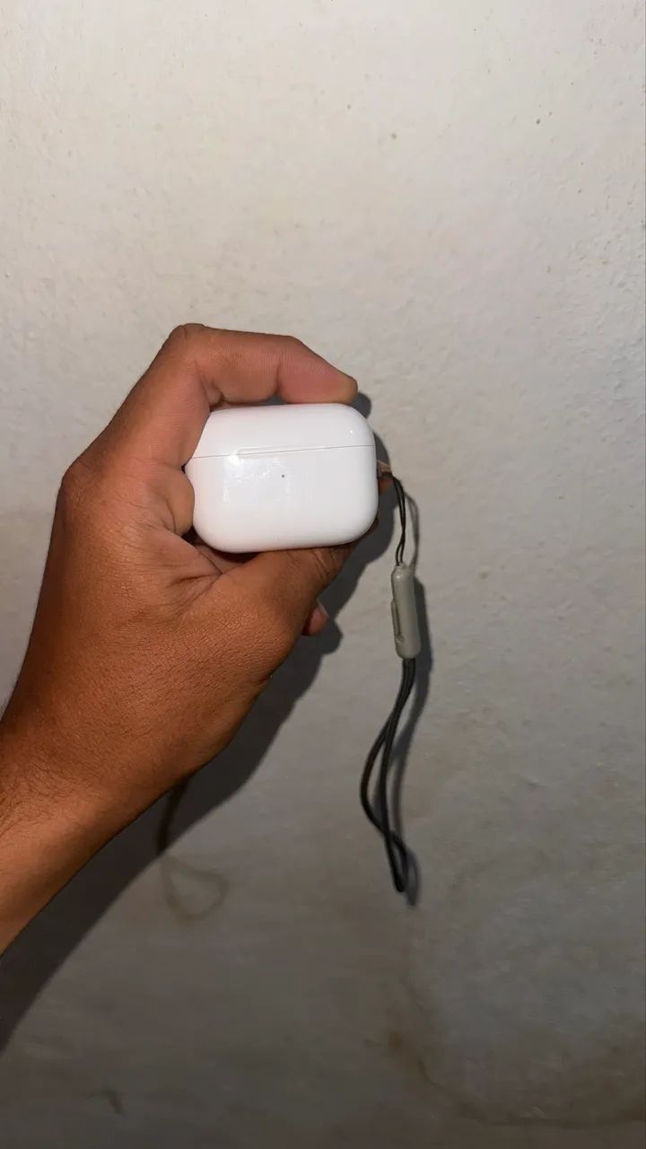 Fone similar ao AirPod pro