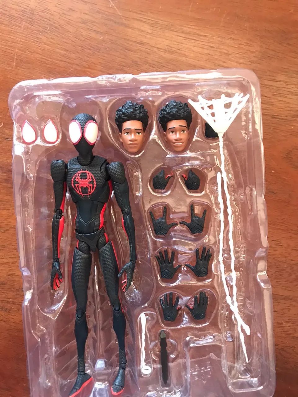 SH FIGUARTS MILES MORALES + BASE - Foto 2