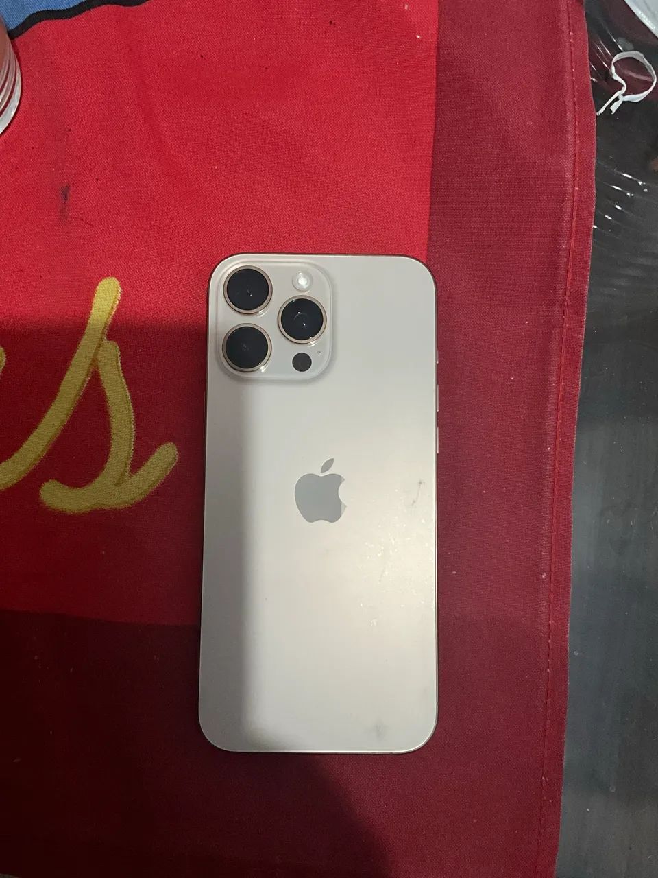 iPhone 16 pro Max gold  - Foto 2