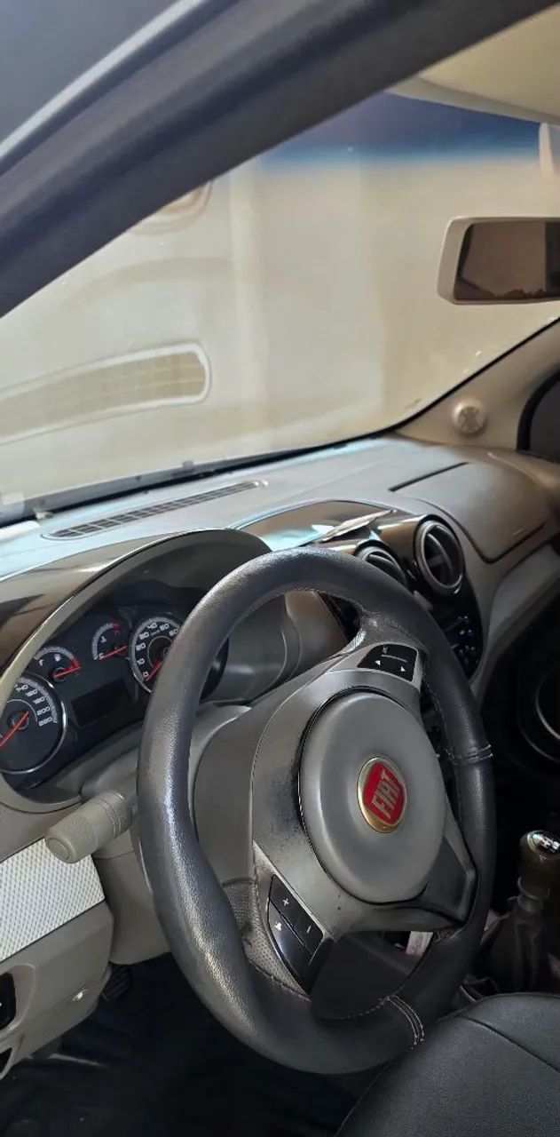 Fiat Palio Attractive 1.0 EVO Fire Flex 8V 5P 2013 - Foto 2